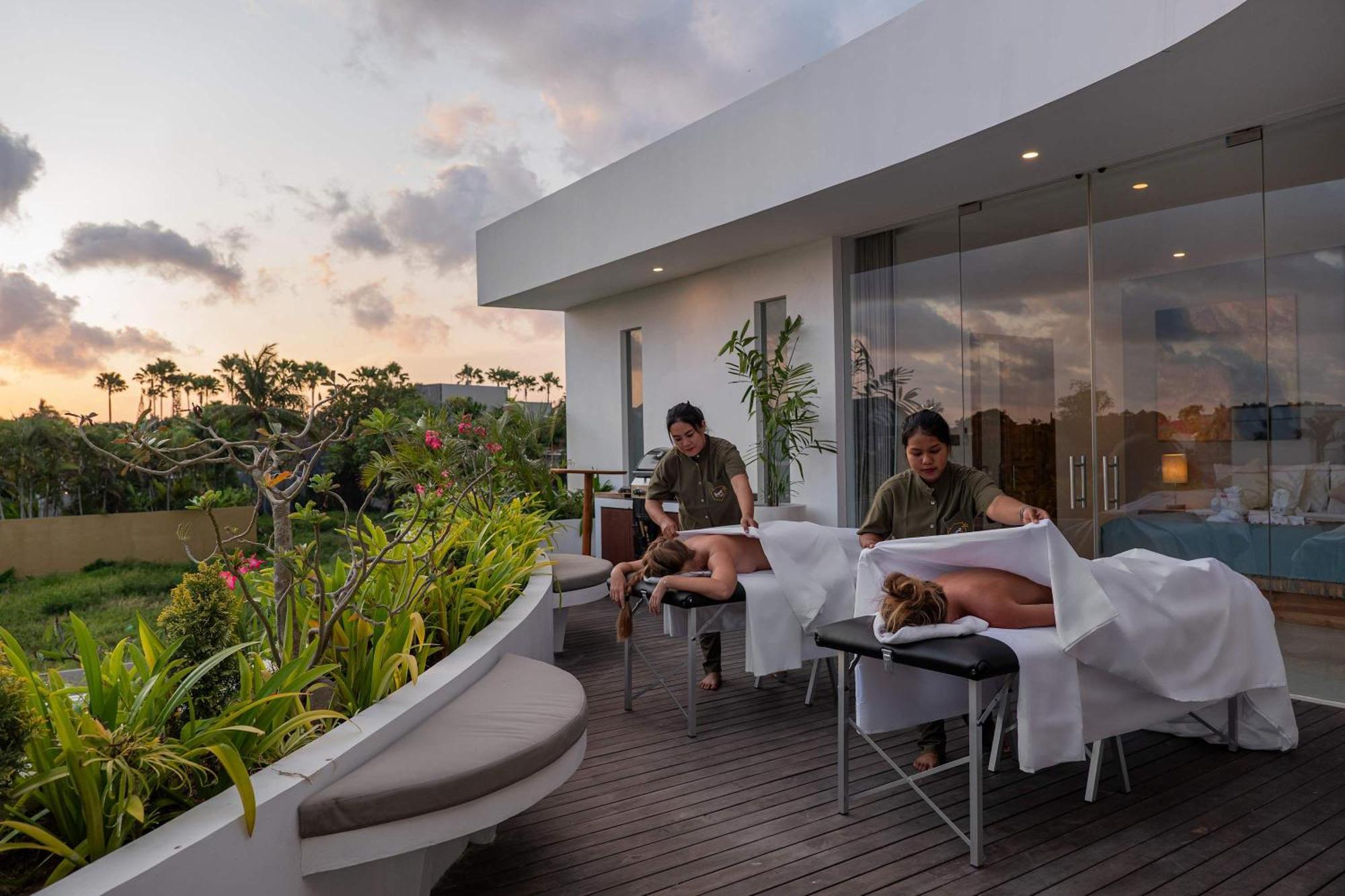 Rumah liburan Soluna Luxury 4bd With Pool & Zen Vibes *